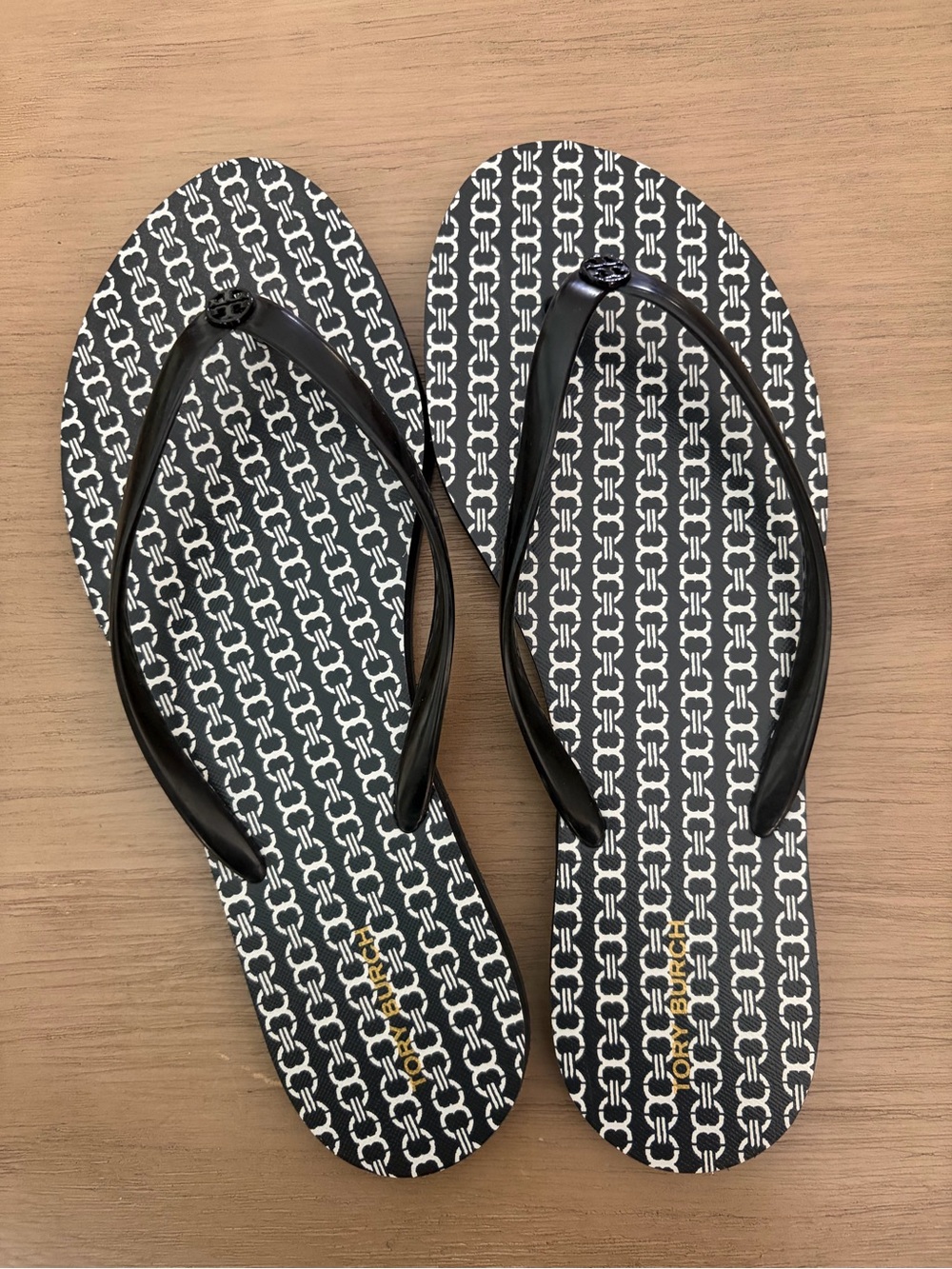 Tory Burch Black & White Chelsea Flip Flop Sandals 9